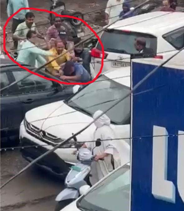 बड़ी खबर: युवक से की गयी मारपीट के मामले में बड़ी कार्रवाई, मंत्री प्रेमचंद अग्रवाल के साथ ही  पीआरओ और गनर पर मुकदमा दर्ज