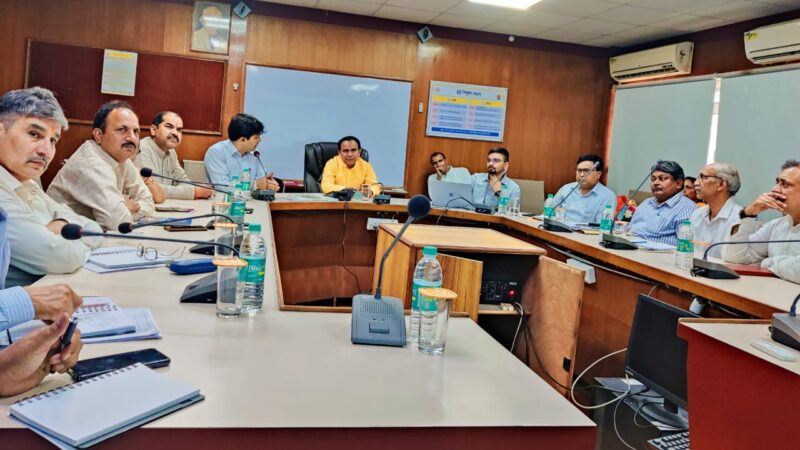 जायजा: शिक्षा मंत्री डाॅ. धन सिंह रावत ने की यूपी के अधिकारियों से शिक्षा पर चर्चा
