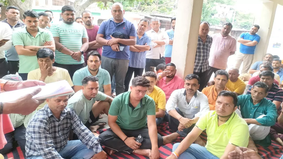 नाराज़गी: सोमवार से नीलकंठ का बाजार अनिश्चित काल के लिए बंद करने की घोषणा