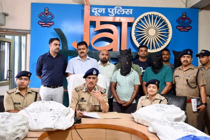 शिकंजा:  मोबाइल टावरों के कीमती पार्टस चुराने वाले गिरोह का पर्दाफाश, चार आरोपी गिरफ्तार