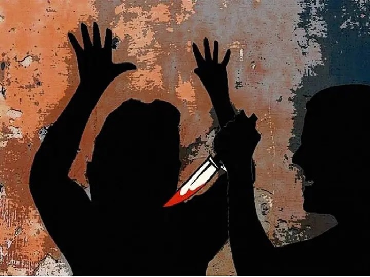 सनसनी: शादी से मना करने पर युवक ने युवती से चाकू से हमला, हमलावर आरोपी जंगल से गिरफ्तार