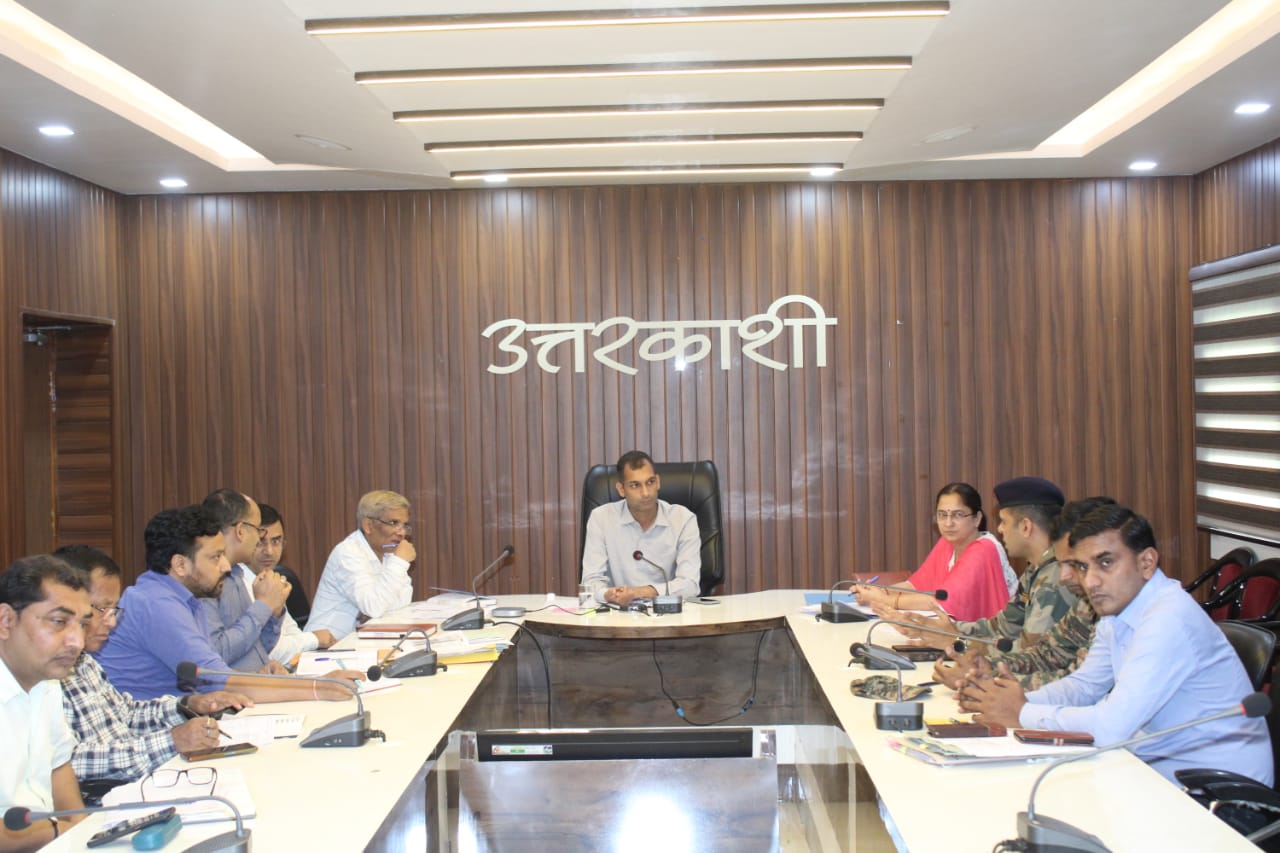 जनहित: डीएम अभिषेक रूहेला ने जिले में अवरुद्ध सड़कों को जल्द खोले जाने के दिए निर्देश