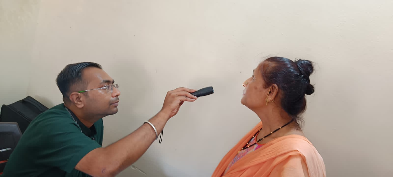 एम्स: नेत्र परीक्षण एवं नेत्रदान जनजागरुकता शिविर में 122 लोगों के आंखों की जांच, 48 लोगों ने ली नेत्रदान की शपथ