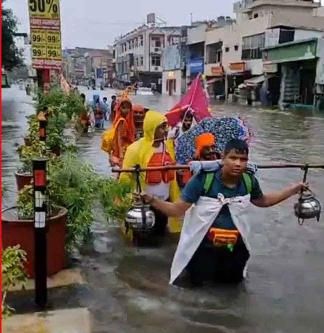 आफ़त: पहाड़ों पर हो रही भारी बारिश से गंगा उफान पर, प्रशासन अलर्ट मोड पर
