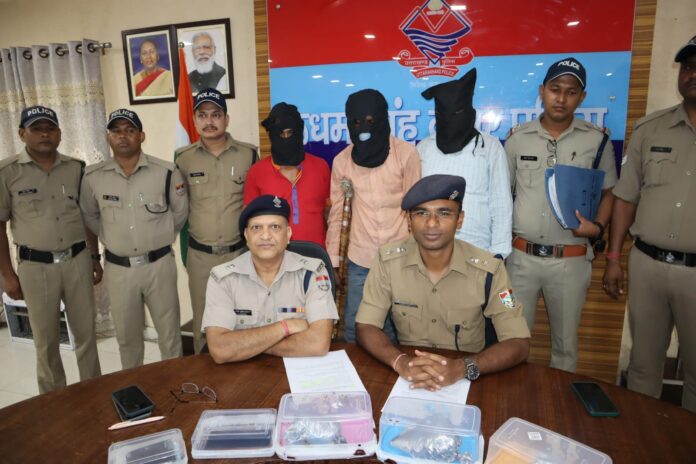 शिकंजा: डेढ़ किलो अफीम के साथ तीन तस्कर गिरफ्तार, तस्करी में इस्तेमाल कार जब्त