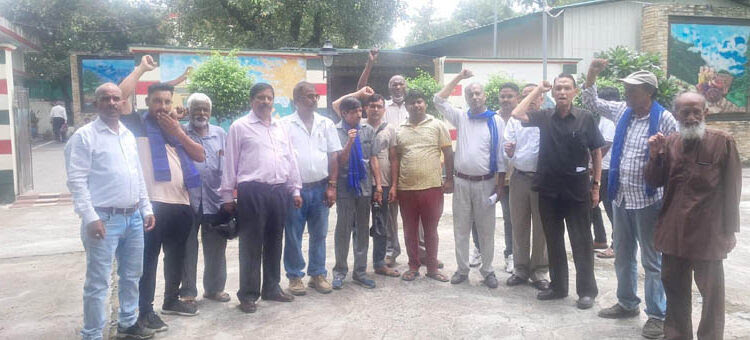 आवाज़: भीम आर्मी ने  134 परिवारों के पुनर्वास को लेकर सीएम को  भेजा ज्ञापन