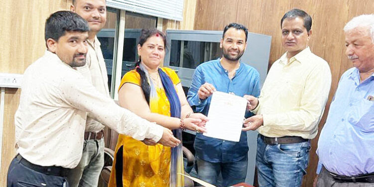 आवाज़ : ग्राम पंचायत विकास अधिकारी एसोसियेशन ने समस्याओं के निराकरण की मांग को लेकर सौंपा ज्ञापन