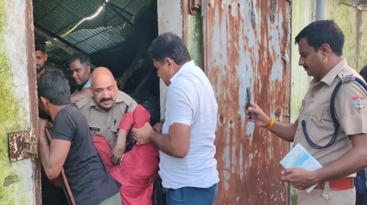 दुखद : महिला मजदूरों के ऊपर गिर गयी मशरूम प्लांट की भारी-भरकम छत, दो महिलाओं की मौत, चार घायल