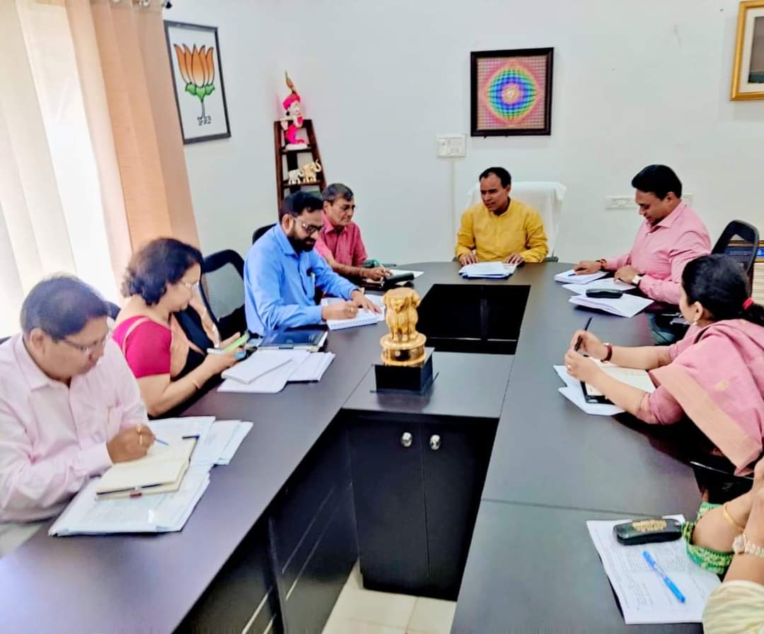 राज-काज: प्रदेश का प्रत्येक गांव बनेगा आयुष्मान ग्राम, स्वास्थ्य मंत्री डॉ धन सिंह रावत ने जताया संकल्प