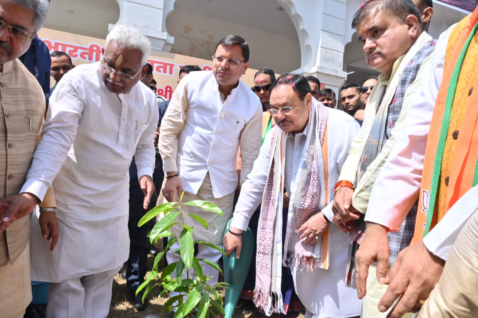 राज-काज: सीएम धामी व बीजेपी के राष्ट्रीय अध्यक्ष जे.पी नड्डा ने पौधारोपण कर दिया पर्यावरण संरक्षण का संदेश