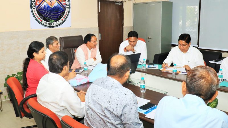 निर्णय: आउट सोर्स के जरिए होगी मेडिकल कॉलेजों की सफाई व्यवस्था, स्वास्थ्य मंत्री डॉ. धन सिंह रावत ने दिए निर्देश