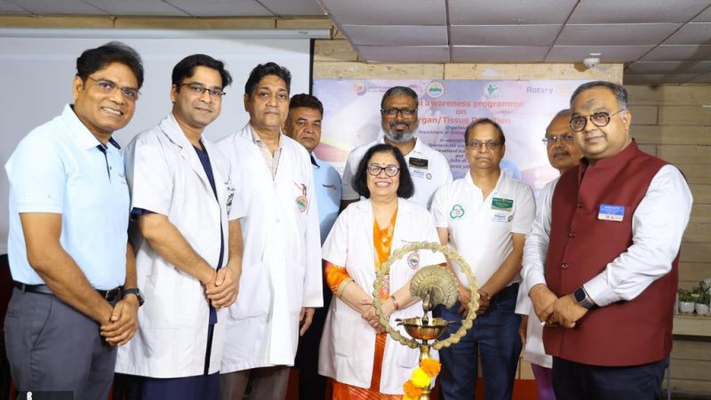 एम्स: नेत्रदान पखवाड़े के तहत नुक्कड़ नाटक का आयोजन, लोगों को नेत्रदान के लिए किया प्रेरित