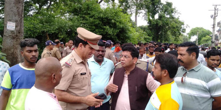 दुखद: स्कूल जा रही छात्रा को स्कूल बस ने कुचला, मौके पर ही दर्दनाक मौत त