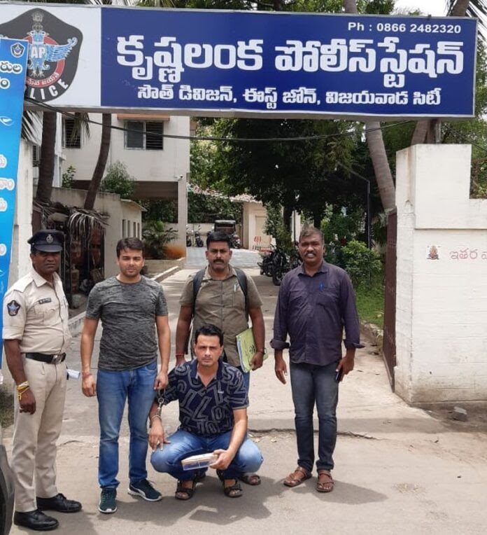 कामयाबी : उत्तराखंड पुलिस के हत्थे चढ़ा सीरियल ब्लास्ट की धमकी देने वाला, आंध्र प्रदेश से किया गिरफ्तार