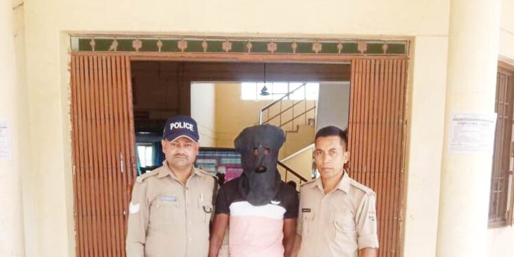 शिकंजा:   पुलिस की गिरफ्त में आया वारंटी, फौज़दारी और आबकारी के केस में सालों से चल रहा था फरार