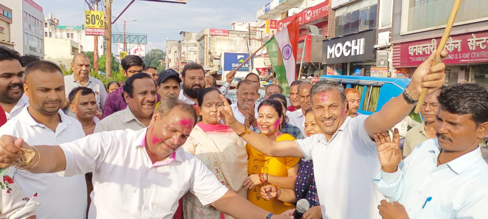 ख़ुशी: राहुल गांधी की सजा पर रोक के फैसले से कांग्रेसियों में खुशी की लहर, कोर्ट का जताया आभार