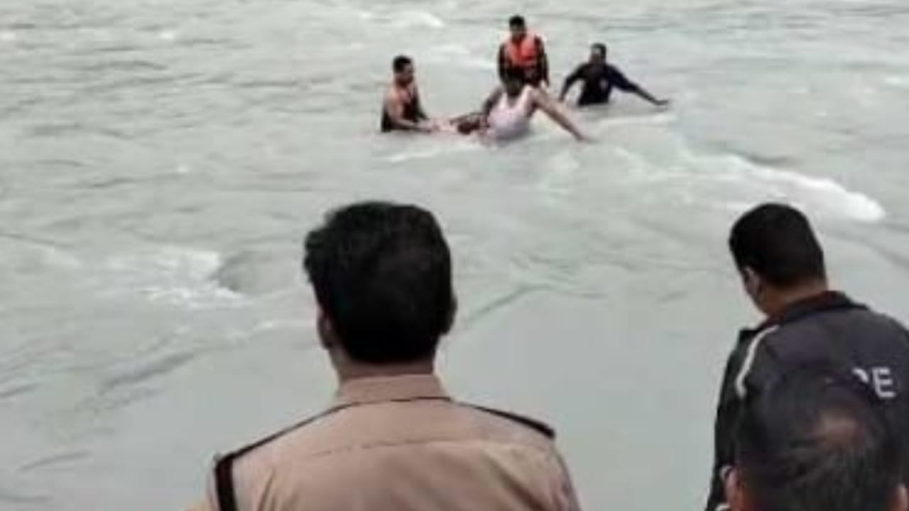 अवसाद:  यहां सीआरपीएफ के रिटायर्ड जवान ने नदी में छलांग लगाकर दे दी जान, रेस्क्यू टीम ने बरामद किया शव