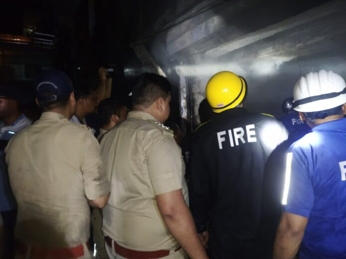 अग्निकांड: यहां मुख्य बाजार में लग गई भीषण आग, दो दुकानों में रखा लाखों का सामान जलकर खाक