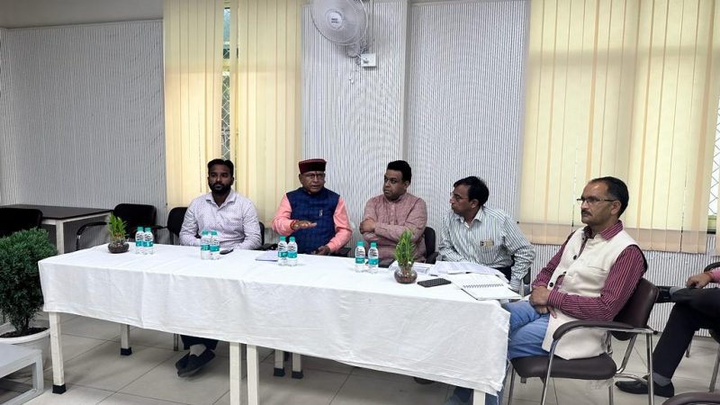 सख्ती: जनहित के कार्यों में लापरवाही नहीं होगी बर्दाश्त: खजानदास