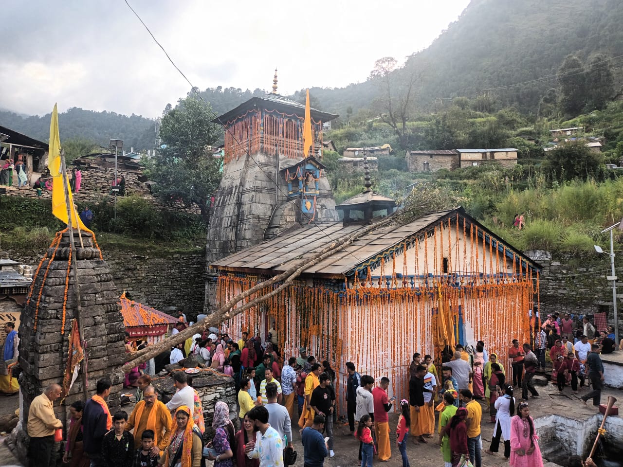 आस्था: त्रियुगीनारायण में तीन युगों से प्रज्जवलित है अग्निकुंड