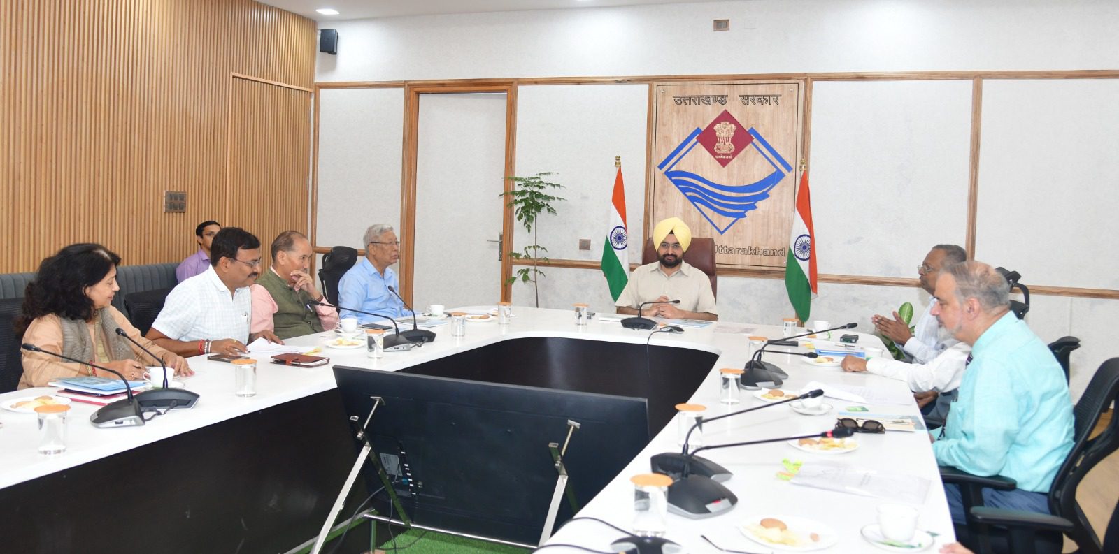 निर्देश: दून लाईब्रेरी में ई-लाईब्रेरी का मैकेनिज्म विकसित किया जाये: संधु