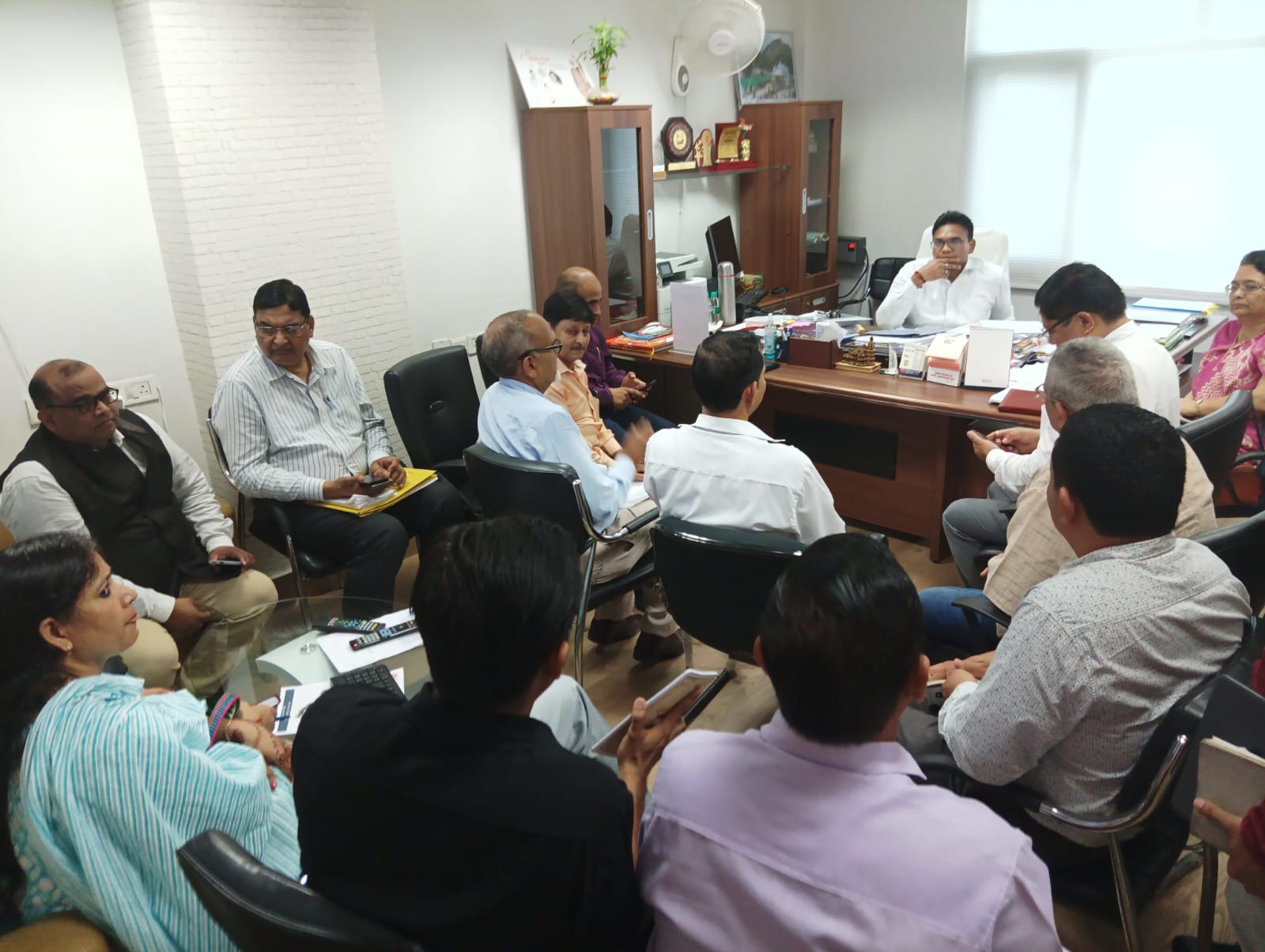 काम की बात: हर डेंगू रोगी को प्लेटलेट्स की जरूरत नहीं, 10 हजार से कम होने पर ही रोगी को चढ़ाई जाती है प्लेटलेट्स