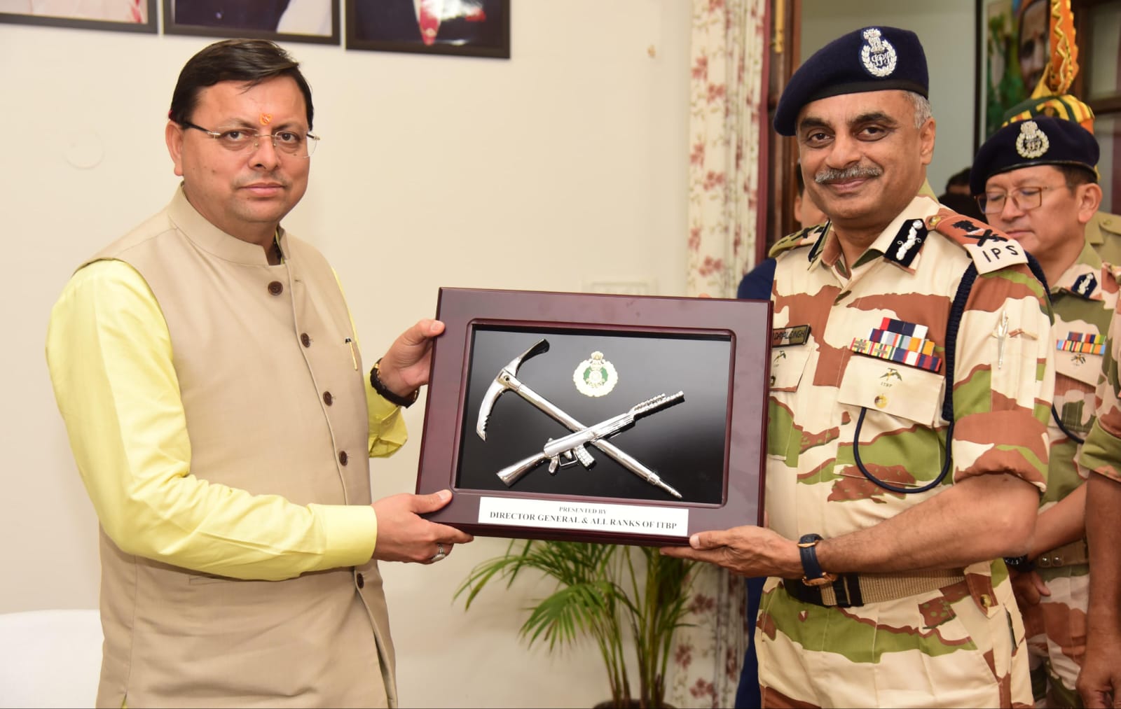 आश्वासन: उत्तराखंड के वाइब्रेंट विलेज के लोगों की आर्थिकी बढ़ाने में आइटीबीपी करेगा सहयोग
