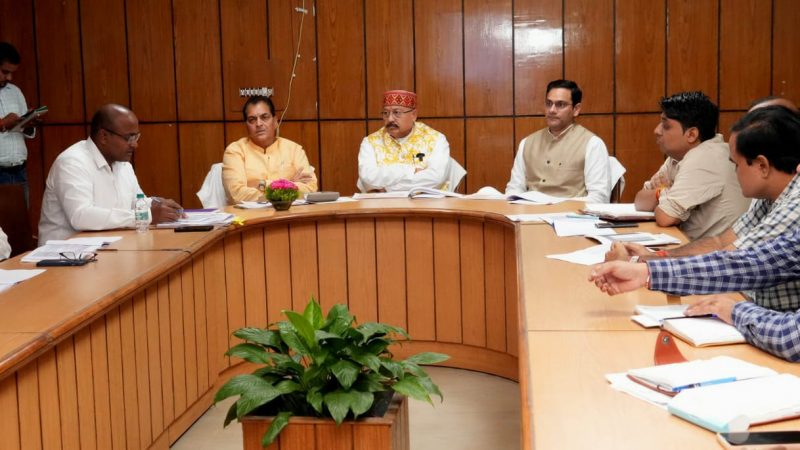 राज-काज: निराश्रित पशुओं की चिंता को लेकर जुटे तीन मंत्री, युद्धस्तर पर गौशालाओं के निर्माण पर दिया जोर