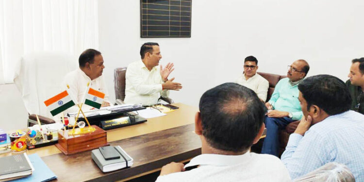 प्रयास: जल भराव की समस्या से निबटने की कवायद शुरू, दिल्ली से पहुंची टीम ने मेयर के साथ की बैठक