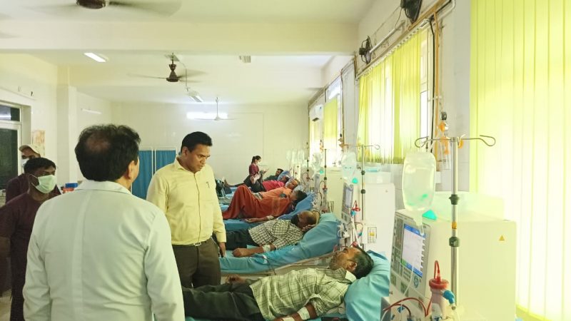नाराजगी: बेस अस्पताल में फैली अव्यवस्थाओं पर भड़के स्वास्थ्य सचिव
