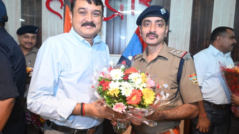 शुभकामनाएं: हरिद्वार एसएसपी को अधीनस्थों ने दी शानदार विदाई