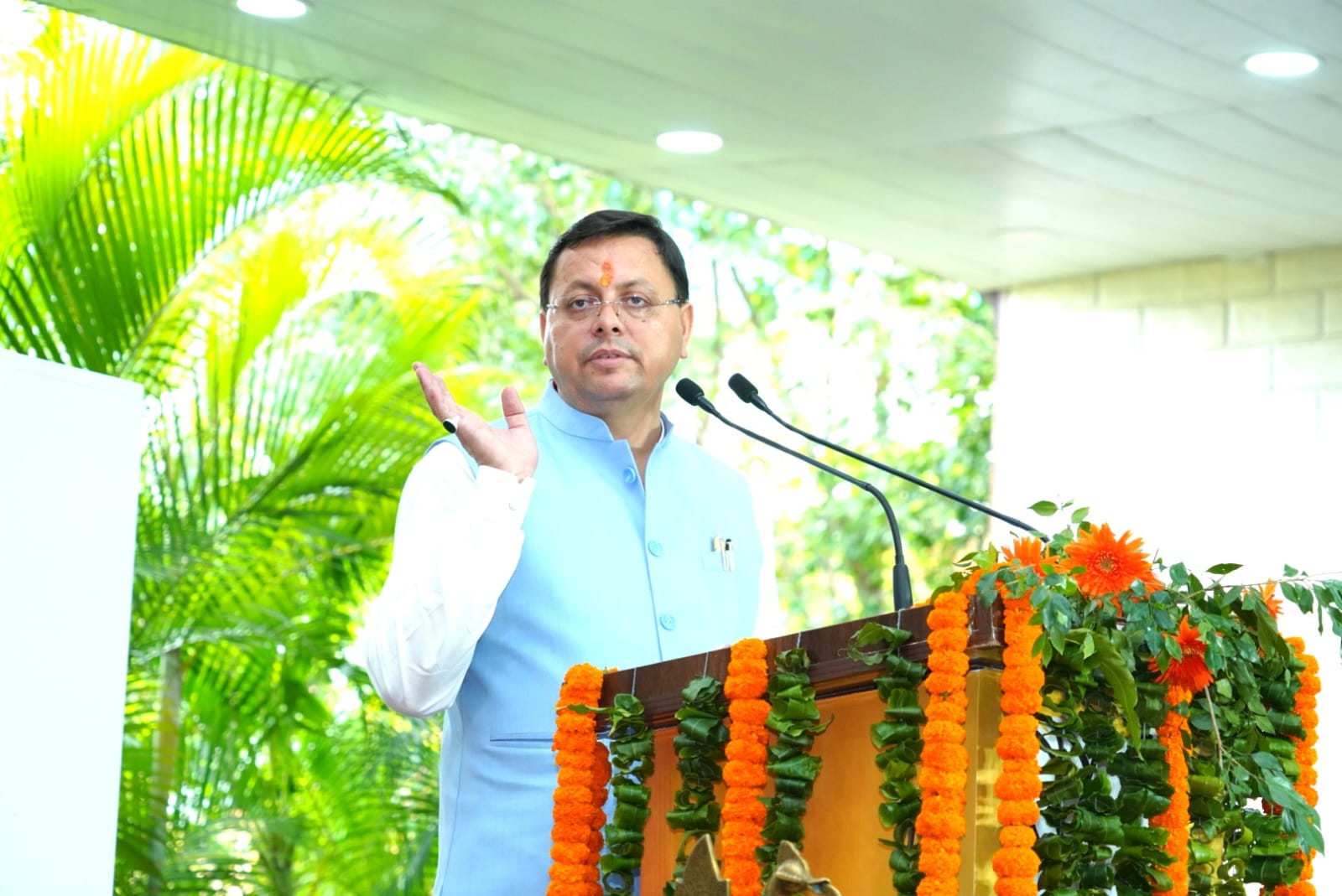 राज-काज: संकल्प दिवस पर आयोजित अभिनन्दन समारोह में पहुंचे सीएम धामी, रक्तदान शिविर का किया अवलोकन