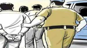 शिकंजा: अवैध हथियार सहित तीन को किया गिरफ्तार