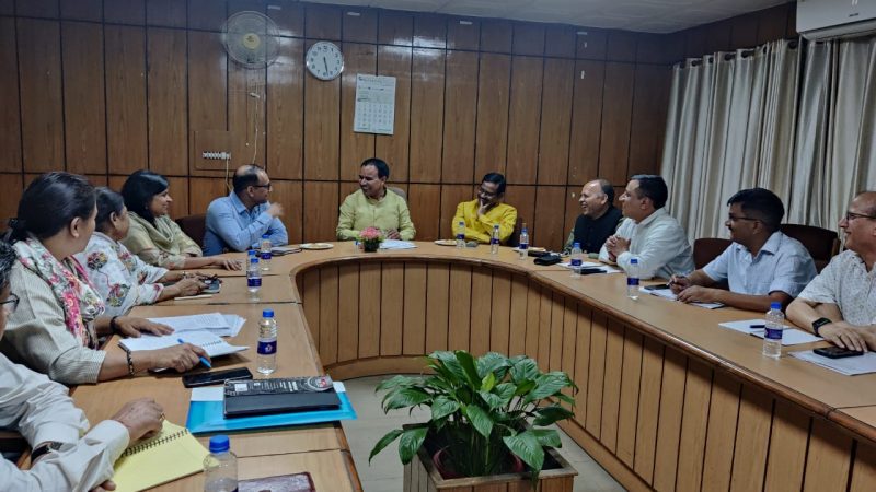 तैयारी: शिक्षा मंत्री डॉ धन सिंह रावत ने अधिकारियों को दिए बोर्ड परीक्षाओं की तैयारियों में जुटने के निर्देश