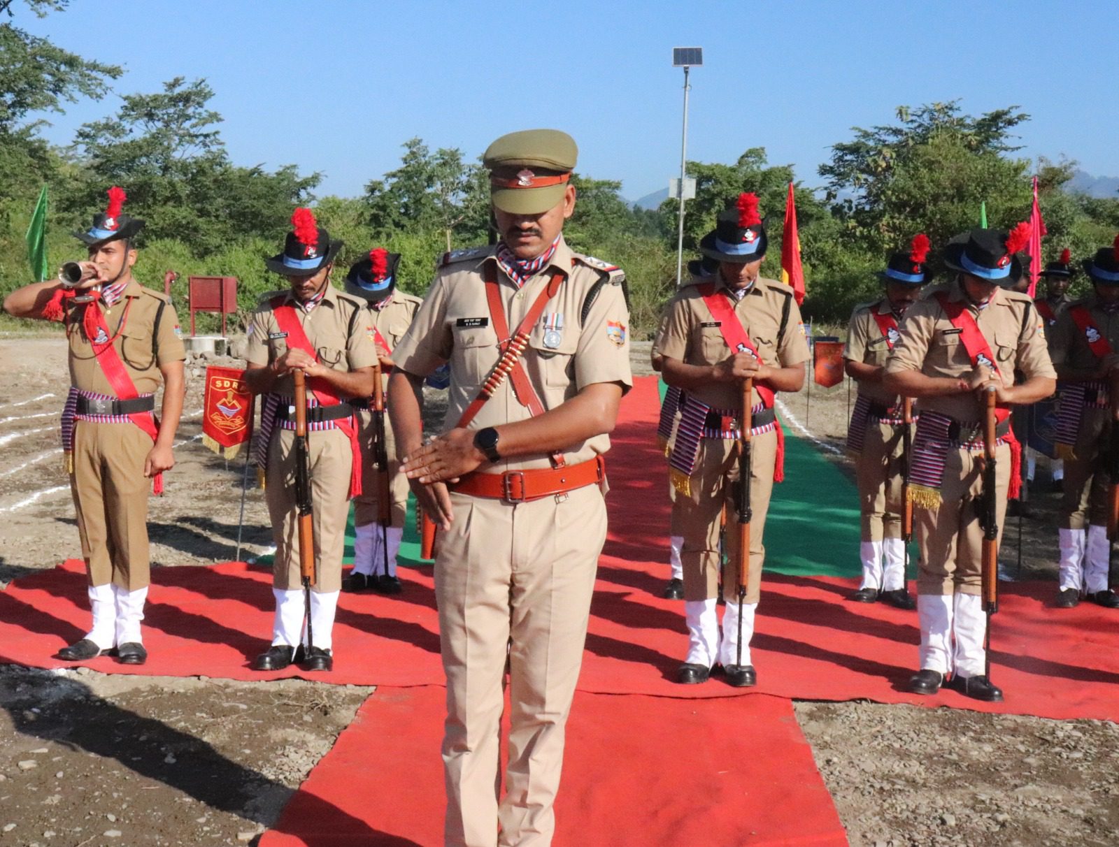 पुलिस स्मृति दिवस: एसडीआरएफ वाहिनी जॉलीग्रांट ने अमर जवानों को दी श्रद्धांजलि