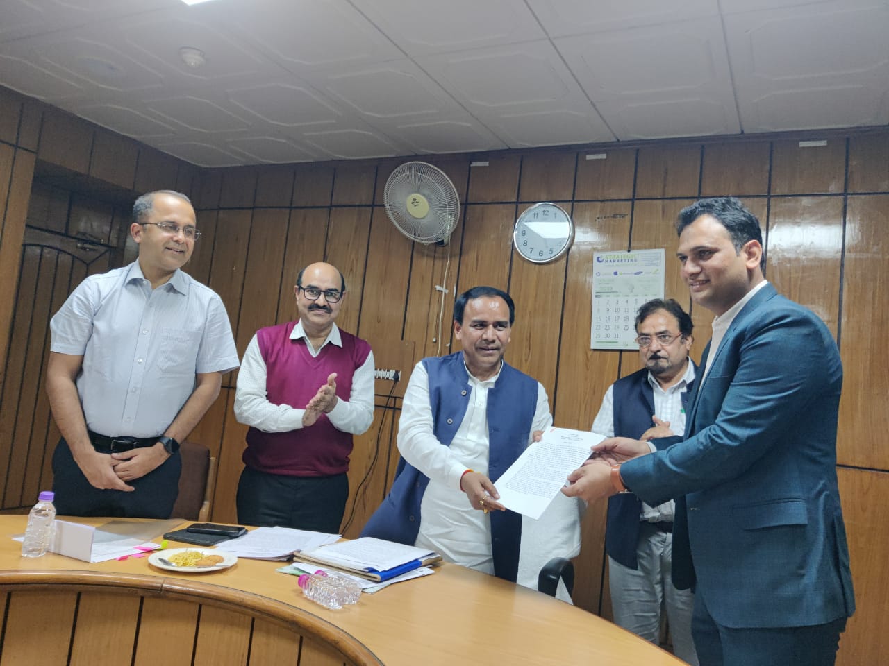राज-काज: राज्य विश्वविद्यालयों को मिले 13 सहायक कुलसचिव,विभागीय मंत्री डॉ. धन सिंह रावत ने बांटे नियुक्ति पत्र