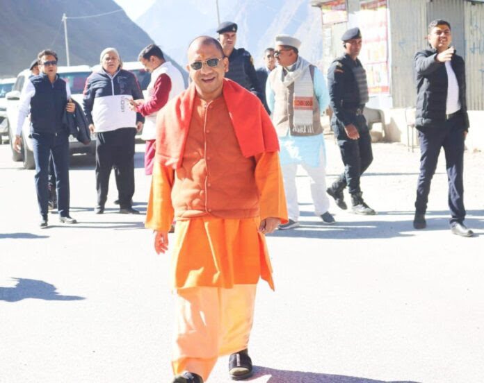 श्रद्धा: सीएम योगी ने बदरीनाथ धाम में किया रात्रि विश्राम, रविवार को किये नीलकंठ पर्वत के दर्शन