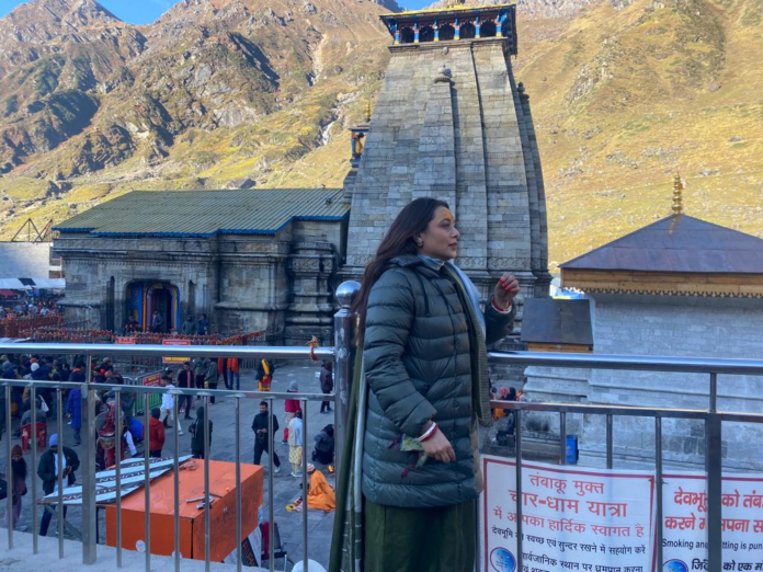 आस्था:  फिल्म अभिनेत्री रानी मुखर्जी ने किए बदरी-केदार के दर्शन, बाबा केदार से लिया आशीर्वाद