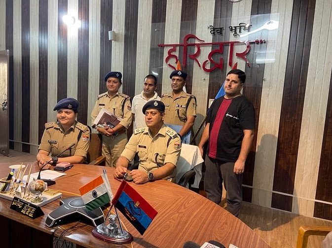 बड़ी खबर : पुलिस ने किया ब्लाइंड मर्डर केस का खुलासा, पत्नी की हत्या के आरोप में पति गिरफ्तार