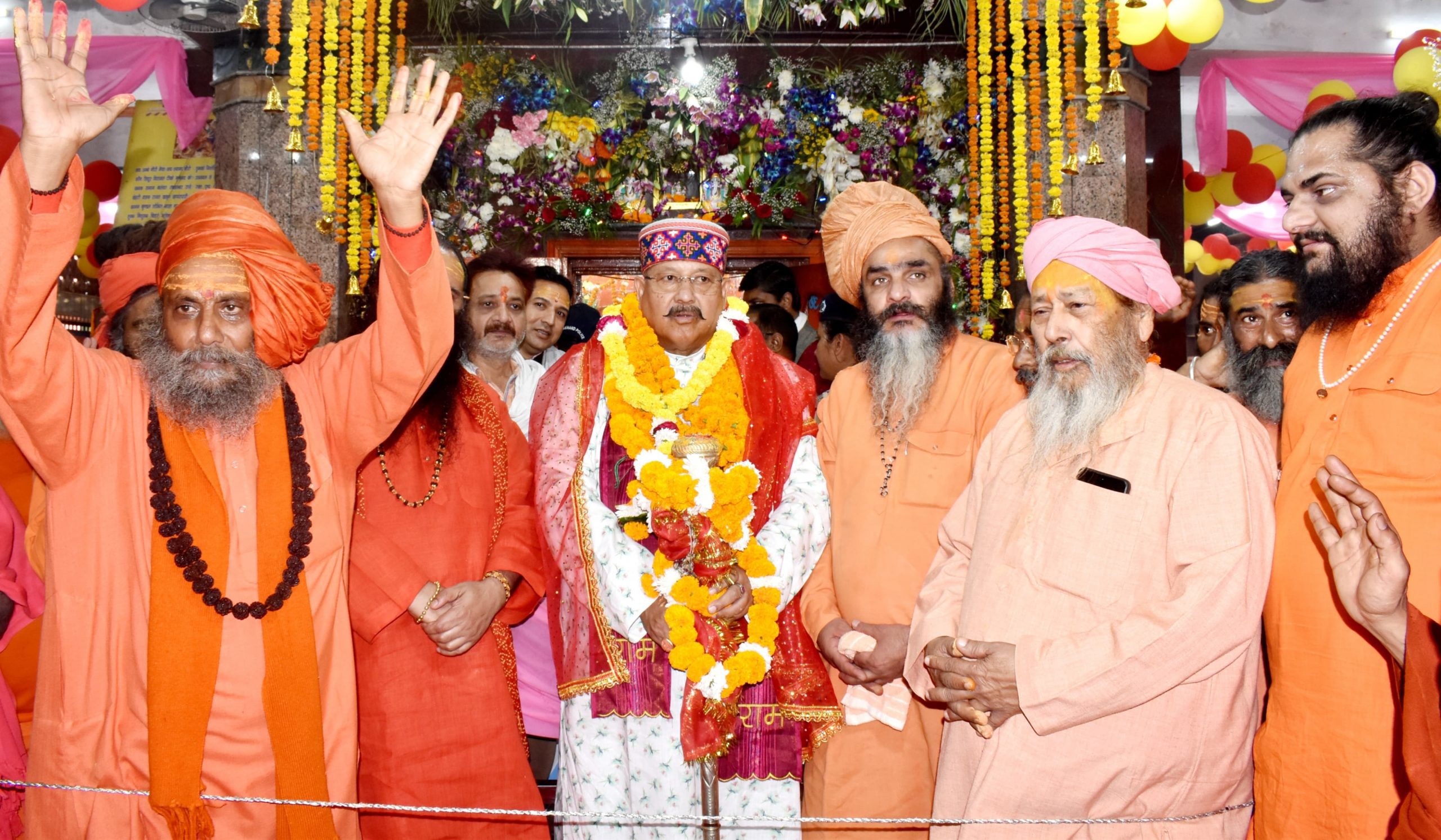 परंपरा: पर्यटन मंत्री महाराज ने किया पवित्र छड़ी यात्रा का शुभारंभ