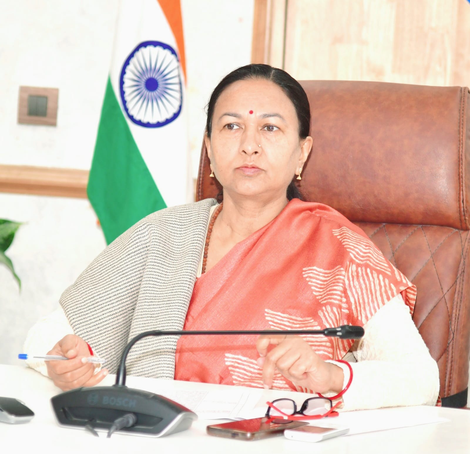 निर्देश: उत्तराखण्ड मूल के अप्रवासियों के सम्बन्ध में डाटा बेस तैयार किया जायेगा: रतूड़ी