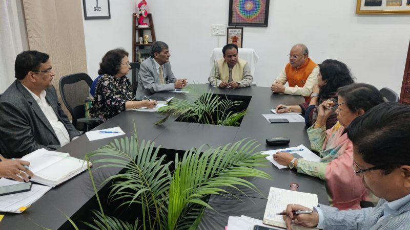 निर्देश: स्वास्थ्य विभाग में रिक्त पदों को शीघ्र भरा जायेगाः डॉ. धन सिंह रावत
