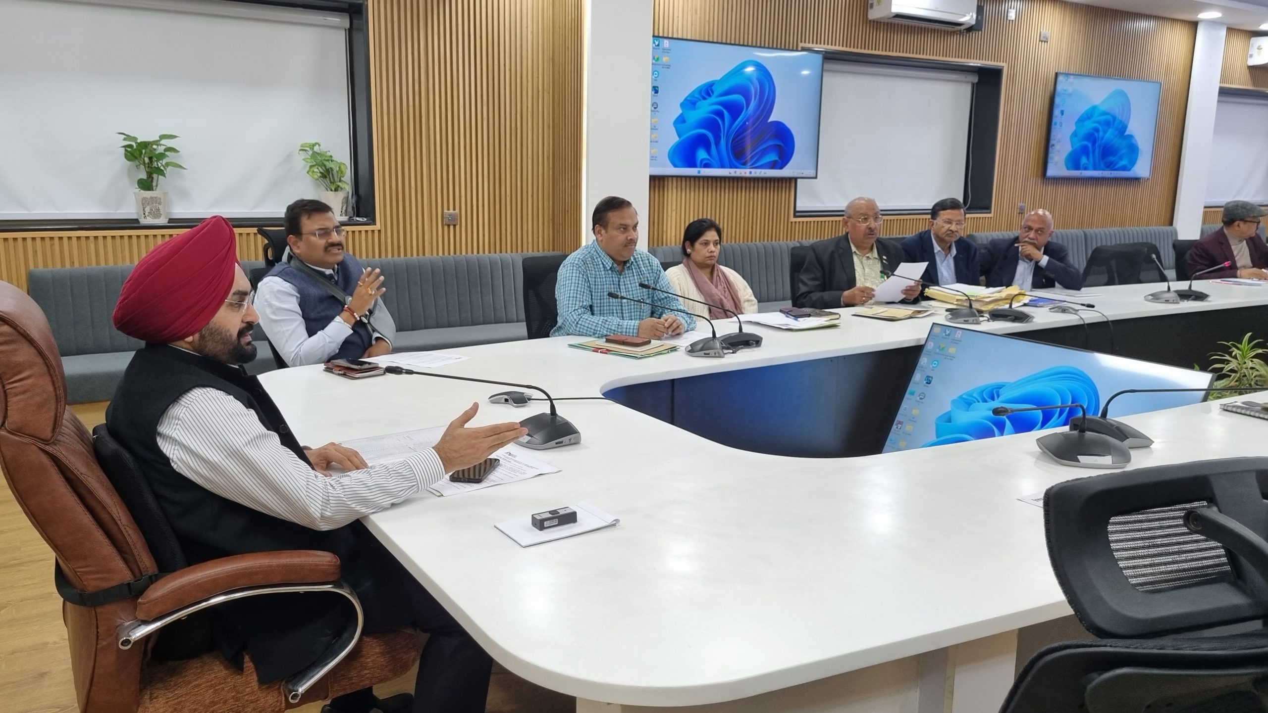 निर्देश: उद्योगोंं को बढ़ावा देने के लिए समस्याओं का निस्तारण जरूरी: संधु
