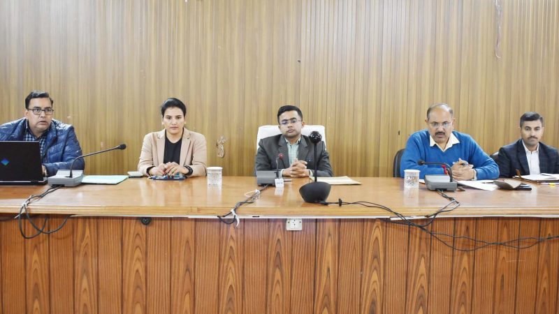 तैयारी: राष्ट्रपति के दौरे को लेकर व्यवस्थाएं चाक-चौबंद करने के डीएम ने दिये निर्देश