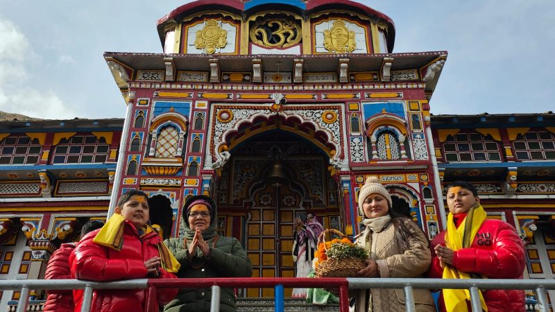 श्रद्धा: मुख्यमंत्री धामी के परिवार ने किए श्री बदरीनाथ- केदारनाथ के दर्शन