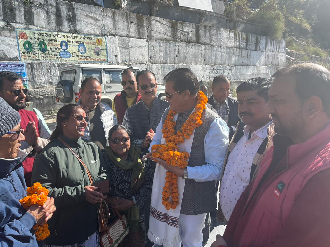 दावा: कैबिनेट मंत्री ने सभी श्रमिकों का स्वास्थ्य बताया बेहतर