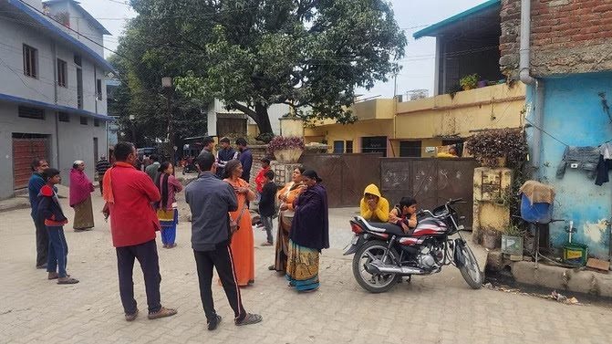 सनसनी: राजधानी में शख्स की गला रेतकर हत्या, रेलवे ट्रैक पर पड़ा मिला शव