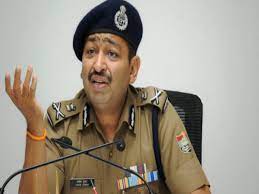 बैठक: ज्वैलरी शोरूम में लूट की घटना के जल्द खुलासे को डीजीपी ने दिये निर्देश