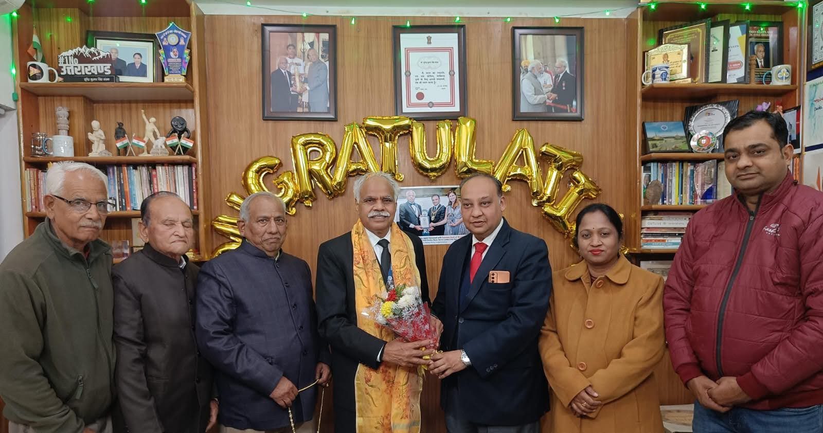 सम्मान: एक बार फिर गिनीज बुक में दर्ज हुआ पद्मश्री डॉ संजय का नाम, सामाजिक संगठन ने किया सम्मानित