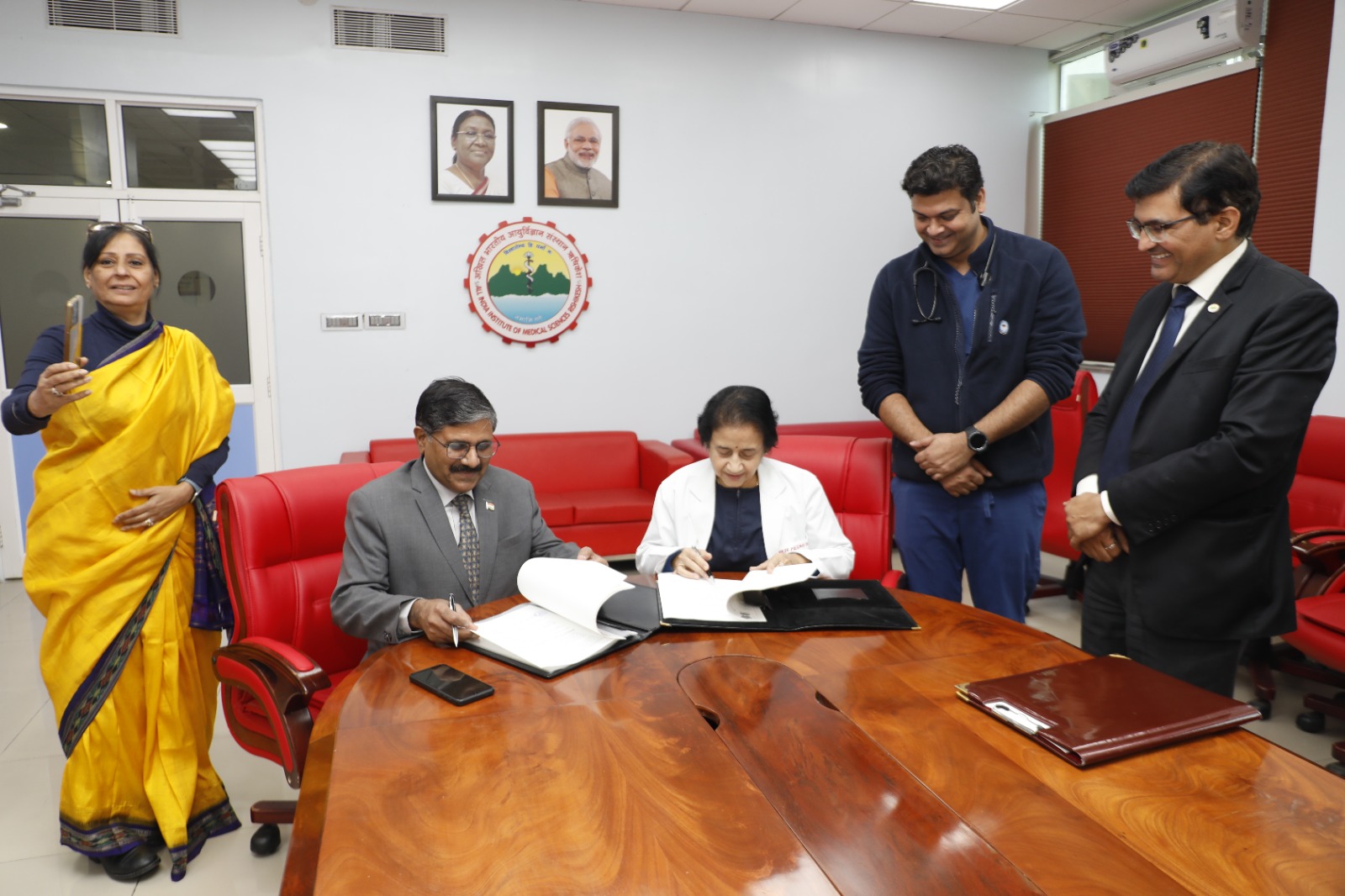 सहयोग: उत्तराखंड की धार्मिक यात्राओं में हेल्थ केयर के लिए हुआ करार